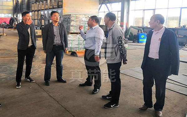 用戶到電鍍污泥干燥機(jī)廠家進(jìn)行參觀、考察 用戶到電鍍污泥干燥機(jī)廠家進(jìn)行參觀、考察